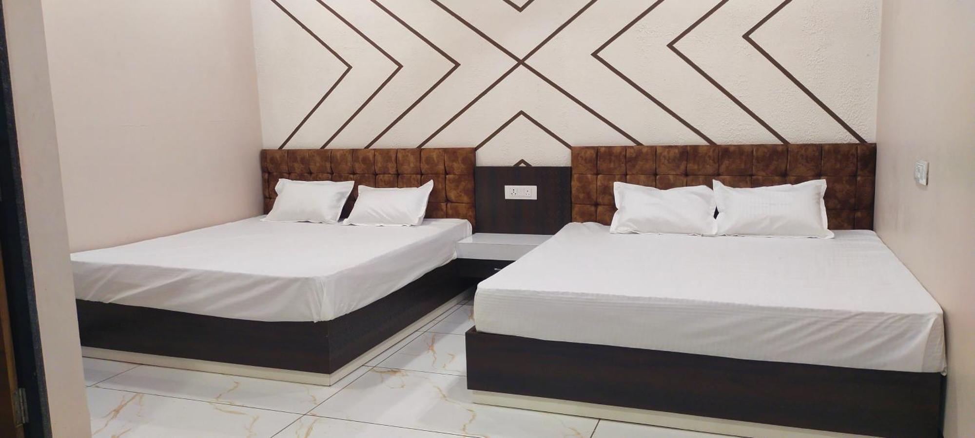 Anant Home Stay Удджайн Экстерьер фото